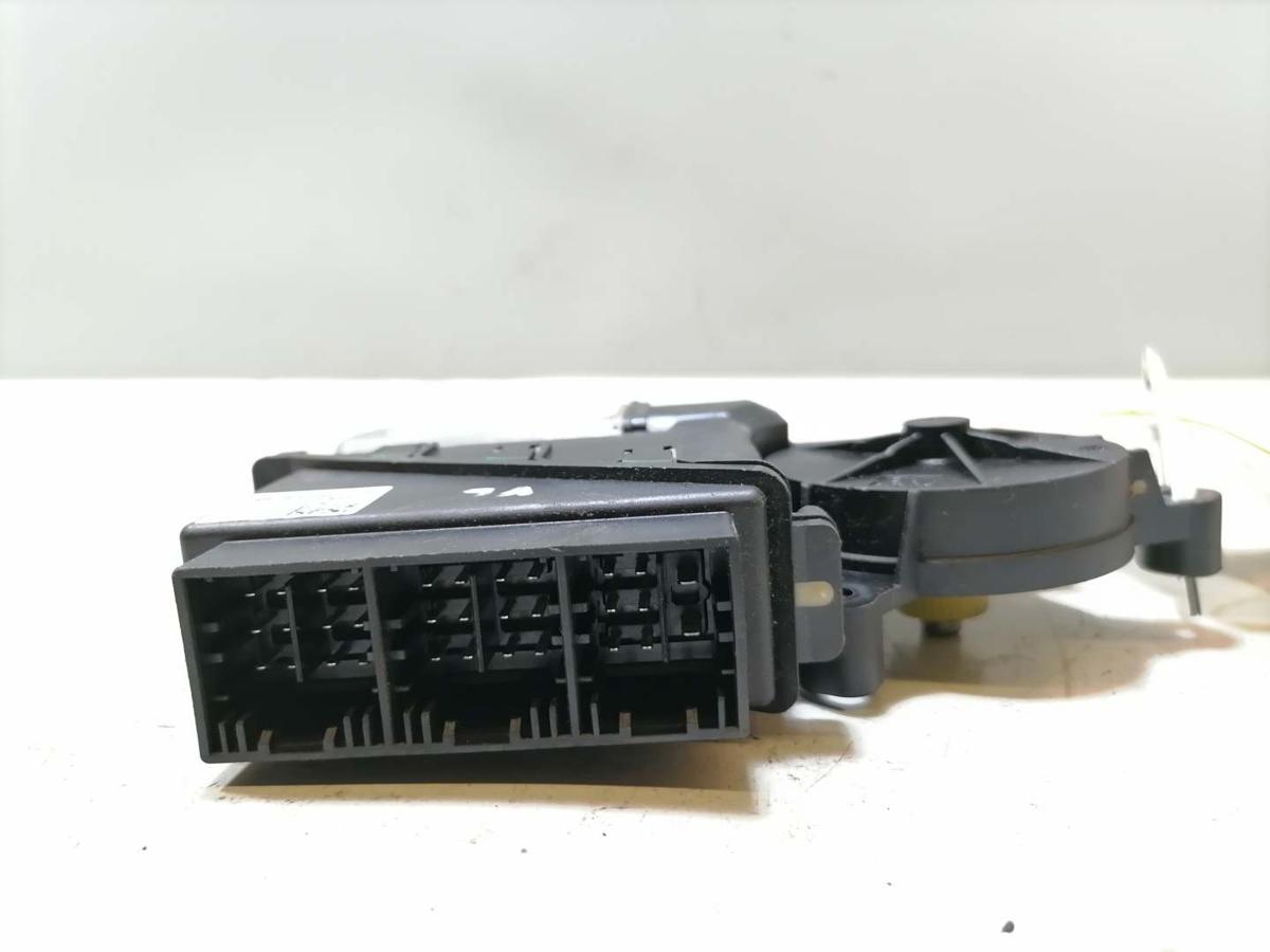 VW Polo 9N1 original Fensterhebermotor vorn links Bj.2004